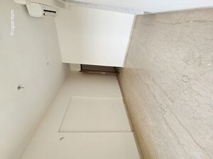 Room in 2.5 BHK Apartment at Lodha Bellagio, Powai – for Rent