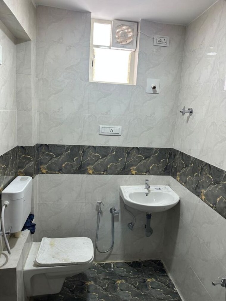 Bathroom, satellite 3.5 Bedroom 2250 Sq.Ft. Villa In Satellite Ahmedabad 10467535