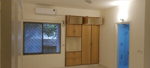 Room in 4 BHK Apartment at Regency Liqury, Lavelle Road – for Rent