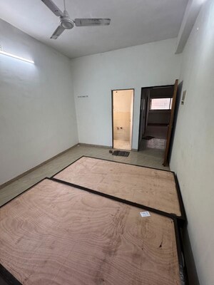 Room in 2 BHK Apartment at Thaltej – for Rent