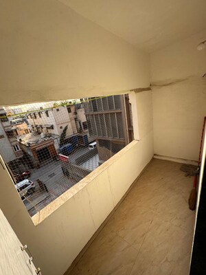 Team Area in 2 BHK Apartment at Thaltej – for Rent