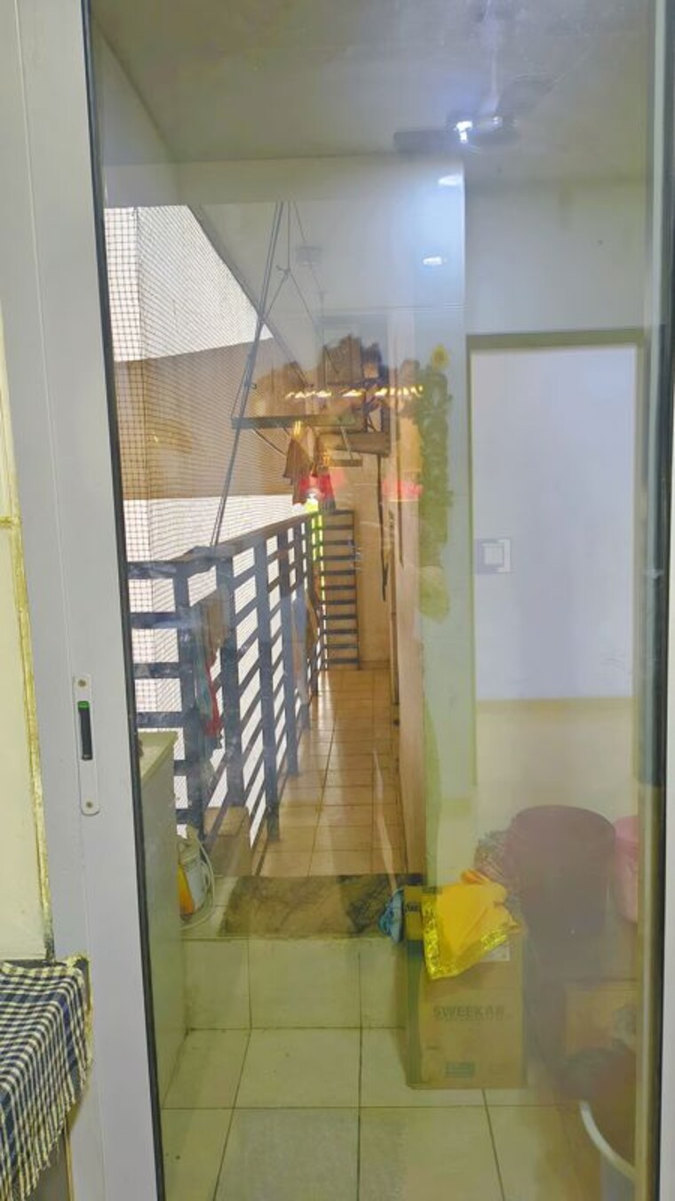Balcony, oberoi-exquisite-goregaon 3 Bedroom 1100 Sq.Ft. Apartment In Goregaon East Mumbai 10467732