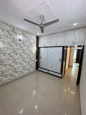 Room in 2.5 BHK Builder Floor at Guru Nanak Enclave, Dhakoli – for Sale