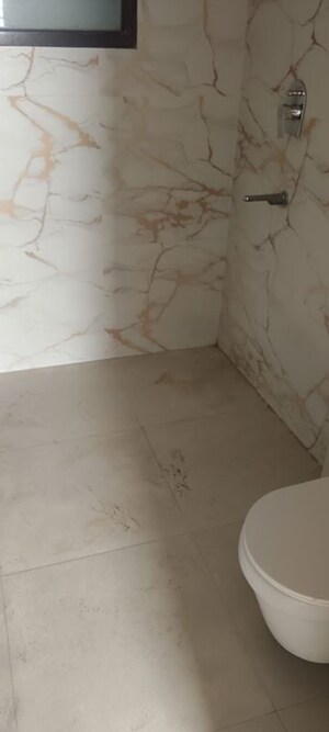 Bathroom in 1 BHK Builder Floor at Sector 9 – for Rent