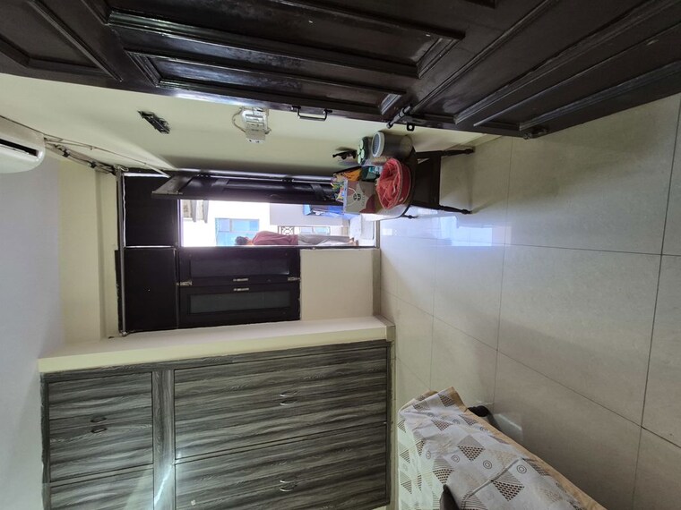 Bathroom, mayur vihar 1.5 Bedroom 450 Sq.Ft. Builder Floor In Mayur Vihar Delhi 10467783