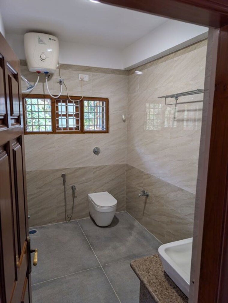 Bathroom, ganesh-krupa-sadhashiv-nagar 5 Bedroom 3600 Sq.Ft. Independent House In Sadashiva Nagar Bangalore 10194419