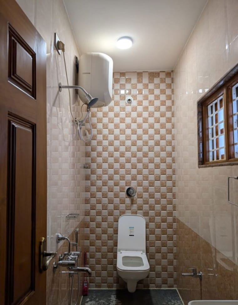 Attached Bathroom, ganesh-krupa-sadhashiv-nagar 5 Bedroom 3600 Sq.Ft. Independent House In Sadashiva Nagar Bangalore 10194419