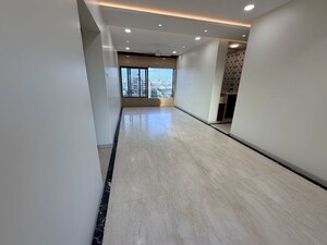 2 BHK Apartment For Rent in Kanti Apartments, Bandra West