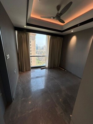 Room in 3 BHK Apartment at Lodha The Park, Worli – for Rent