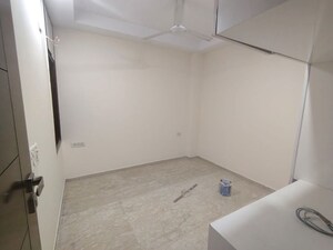 Room in 3 BHK Builder Floor at Malviya Nagar – for Rent