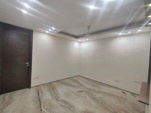 Room in 3 BHK Builder Floor at Malviya Nagar – for Rent