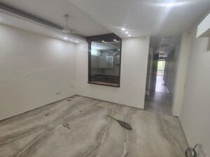 Room in 3 BHK Builder Floor at Malviya Nagar – for Rent