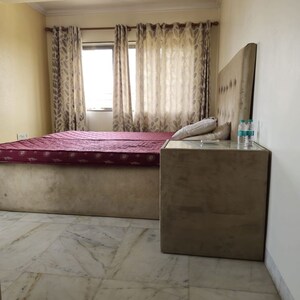 Bedroom in 2 BHK Apartment at Pyramid Apartment, Andheri West – for Rent