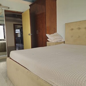 Bedroom in 2 BHK Apartment at Pyramid Apartment, Andheri West – for Rent