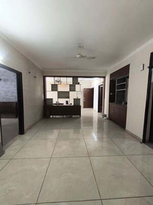 Room in 5 BHK Apartment at Ambala Highway – for Rent