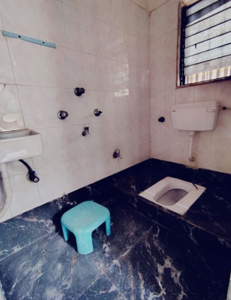Bathroom, shree-durga-apartment 2 Bedroom 1175 Sq.Ft. Apartment In Sanpada Navi Mumbai 10467870