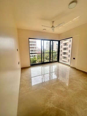 2.5 BHK Apartment For Rent in Manohar Apartment, Bandra West