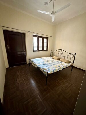 Bedroom in 3 BHK Builder Floor at Jakhan – for Rent