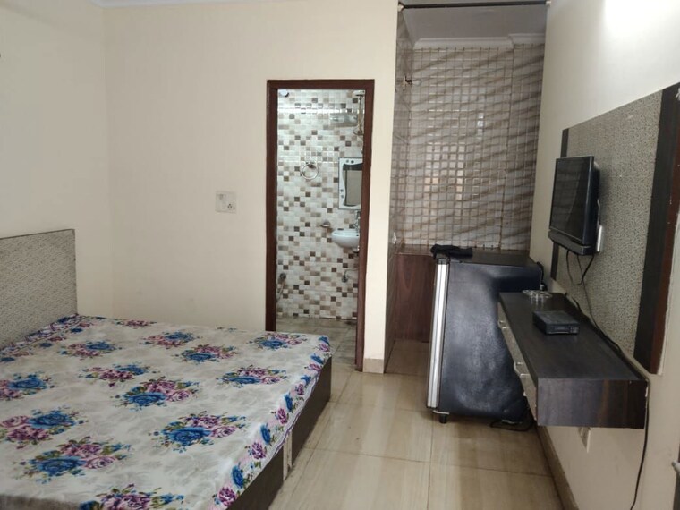 Bedroom, vasant-apartments 1 RK 350 Sq.Ft. Builder Floor In Sector 13 Gurgaon 10467887