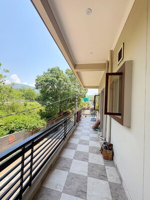 2 BHK Builder Floor For Rent in Aman Vihar
