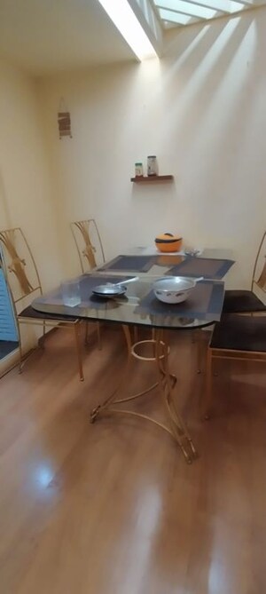 Team Area in 2 BHK Apartment at Wishram Apartment, Khar West – for Rent