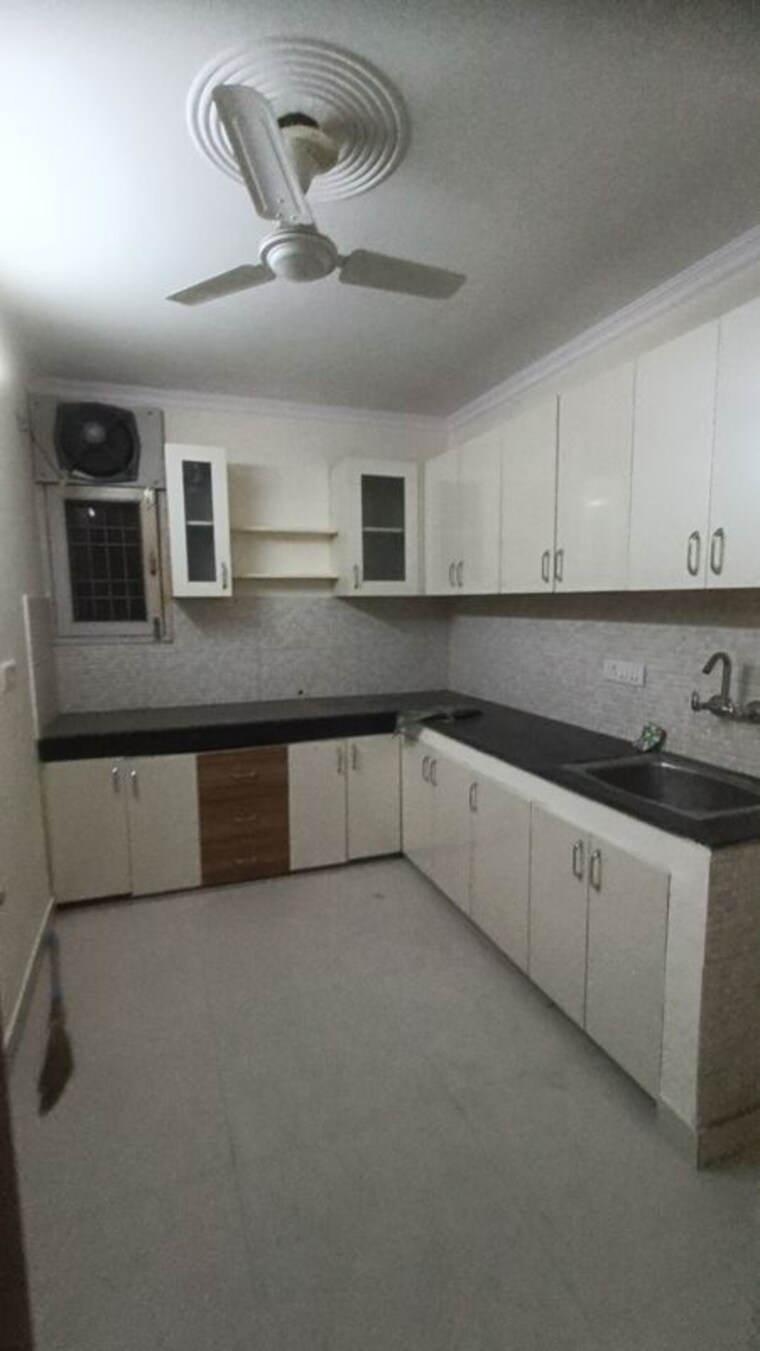 Kitchen, malviya nagar 3 Bedroom 1200 Sq.Ft. Builder Floor In Malviya Nagar Delhi 10467918