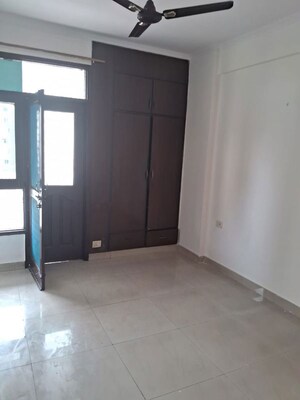 Room in 3 BHK Apartment at Mapsko Krishna Apra Gardens, Vaibhav Khand – for Rent
