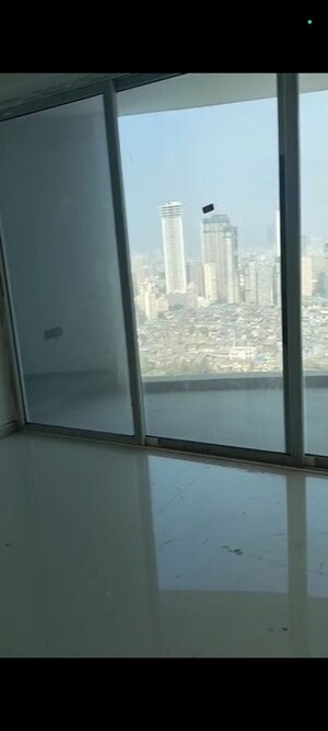 Room in 2 BHK Apartment at Gauri Excellency, Kandivali West – for Rent