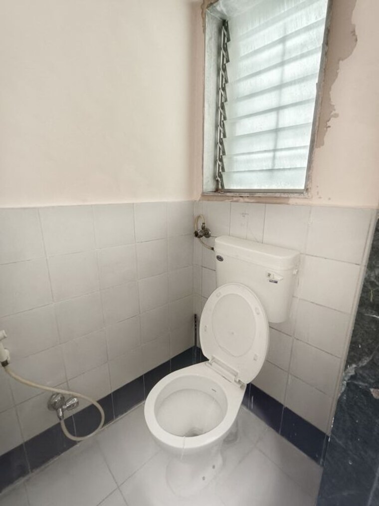 Bathroom, vasant-valley-complex 1 RK 350 Sq.Ft. Apartment In Malad East Mumbai 10467938
