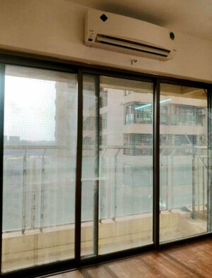 Room in 2 BHK Apartment at Runwal Anthurium, Mulund West – for Rent