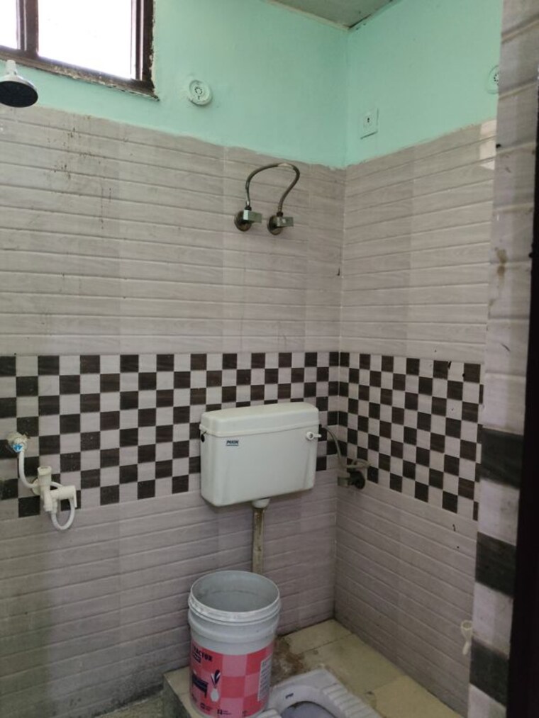 Bathroom, golden-nest-apartments-sector-68 2 Bedroom 850 Sq.Ft. Builder Floor In Sector 68 Noida 10467952