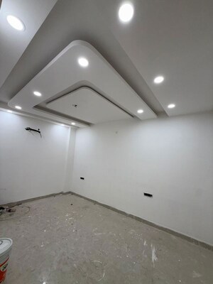Furnished Amenities in 2 BHK Builder Floor at Govindpuri – for Sale