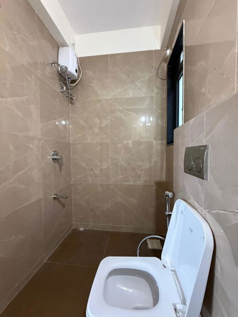 Bathroom, damji-shamji-mahavir-spring-tulip-phase-1 3 Bedroom 1400 Sq.Ft. Apartment In Pokhran Road No Two Thane 10467962
