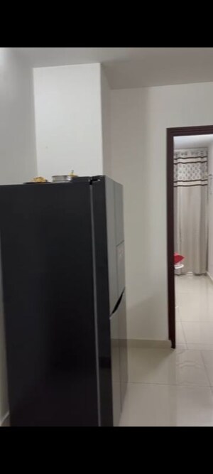 Room in 3 BHK Apartment at Hermitage Centralis, Vip Road – for Rent