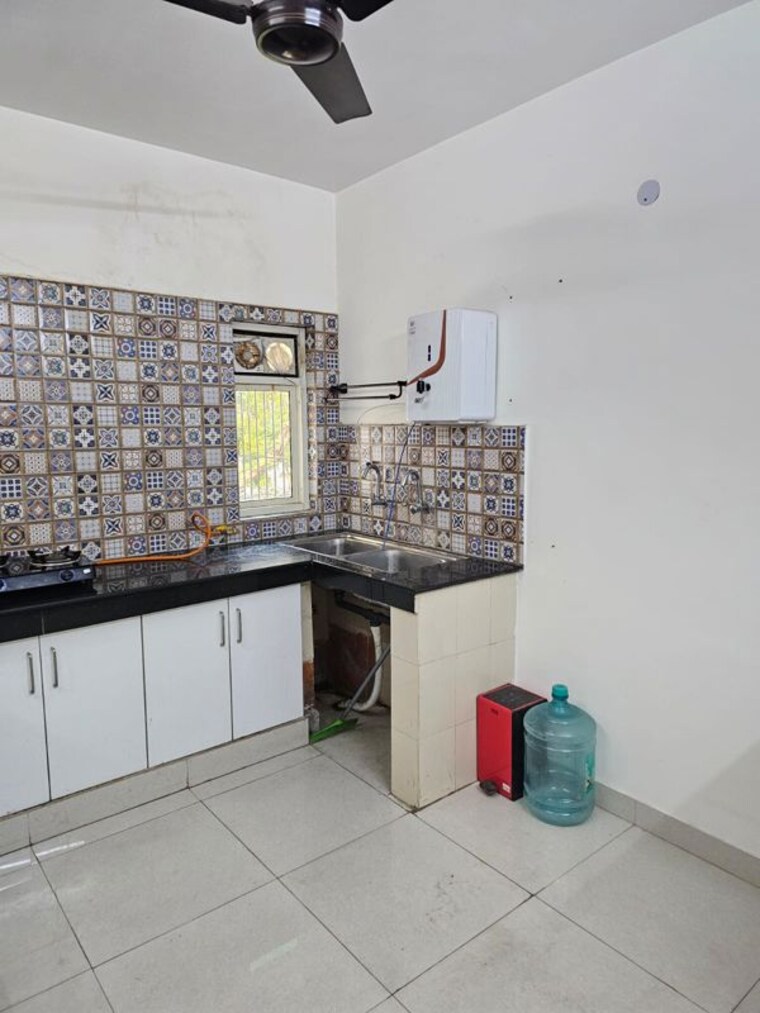 Kitchen, rwa-apartments 1.5 Bedroom 1500 Sq.Ft. Builder Floor In Sector 31 Noida 10468014