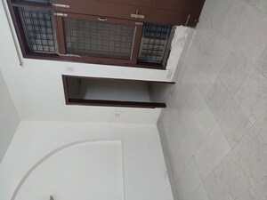 Master Bedroom in 2 BHK Builder Floor at Tulip Mall, Sector 46 – for Rent