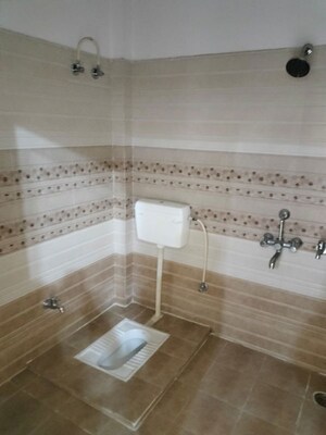 Bathroom in 2 BHK Builder Floor at Gomti Nagar – for Rent