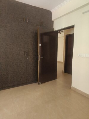 Room in 2 BHK Apartment at Gardenia Gateway, Sector 75 – for Rent