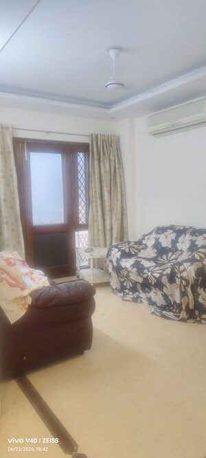Living Room in 3 BHK Apartment at Safdarjung Enclave – for Rent