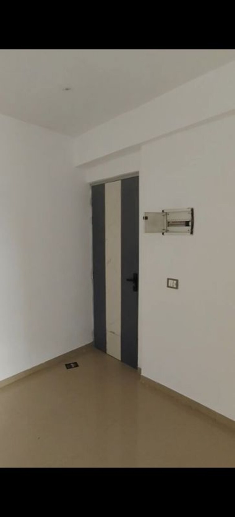 Room, rof-aalayas-phase-2 2.5 Bedroom 1150 Sq.Ft. Apartment In Sector 102 Gurgaon 10468054