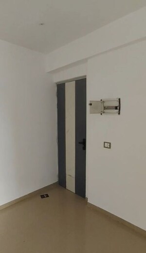 2.5 BHK Apartment For Rent in ROF Aalayas Phase 2, Sector 102