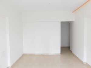 Room in 2 BHK Apartment at Romell Diva, Malad West – for Rent