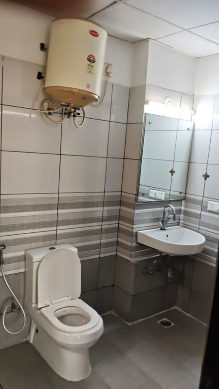 Bathroom, adore-samriddhi 3 Bedroom 750 Sq.Ft. Apartment In Sector 89 Faridabad 10468060