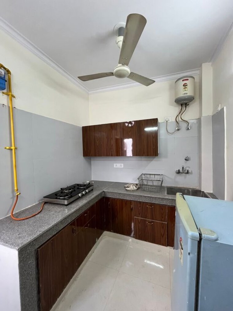 Kitchen, akd-tower 2 Bedroom 1200 Sq.Ft. Builder Floor In Sector 14 Gurgaon 10468082