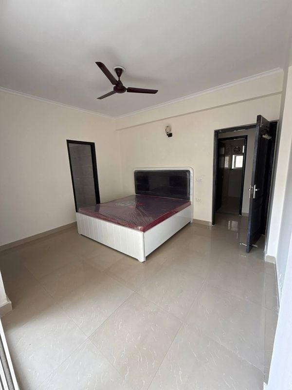 2 BHK + Pooja Room,Servant Room 1200 Sq.Ft. Builder Floor in AKD Tower