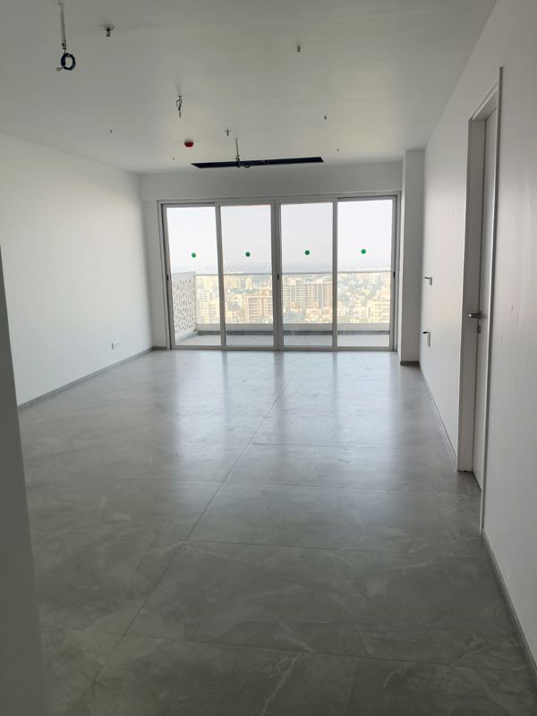 2.5 BHK 1700 Sq.Ft. Apartment in Clover Highlands