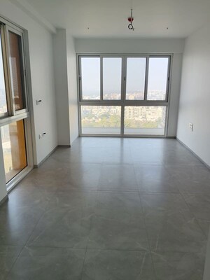 Master Bedroom in 2.5 BHK Apartment at Clover Highlands, Kondhwa – for Rent
