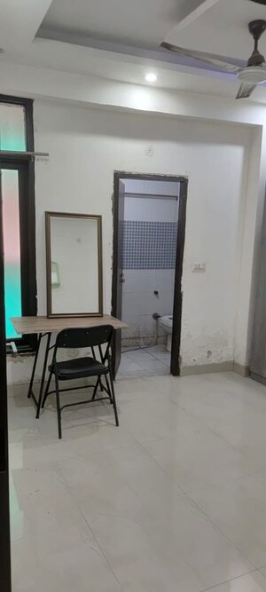 Hall in 2 BHK Builder Floor at MSP Arihant Apartments, Sector 73 – for Rent