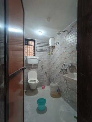 Bathroom in 1.5 BHK Apartment at Kopar Khairane – for Rent