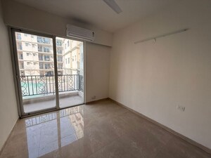 Room in 2.5 BHK Builder Floor at Signature Global Park 4 and 5, Sohna Sector 36 – for Rent